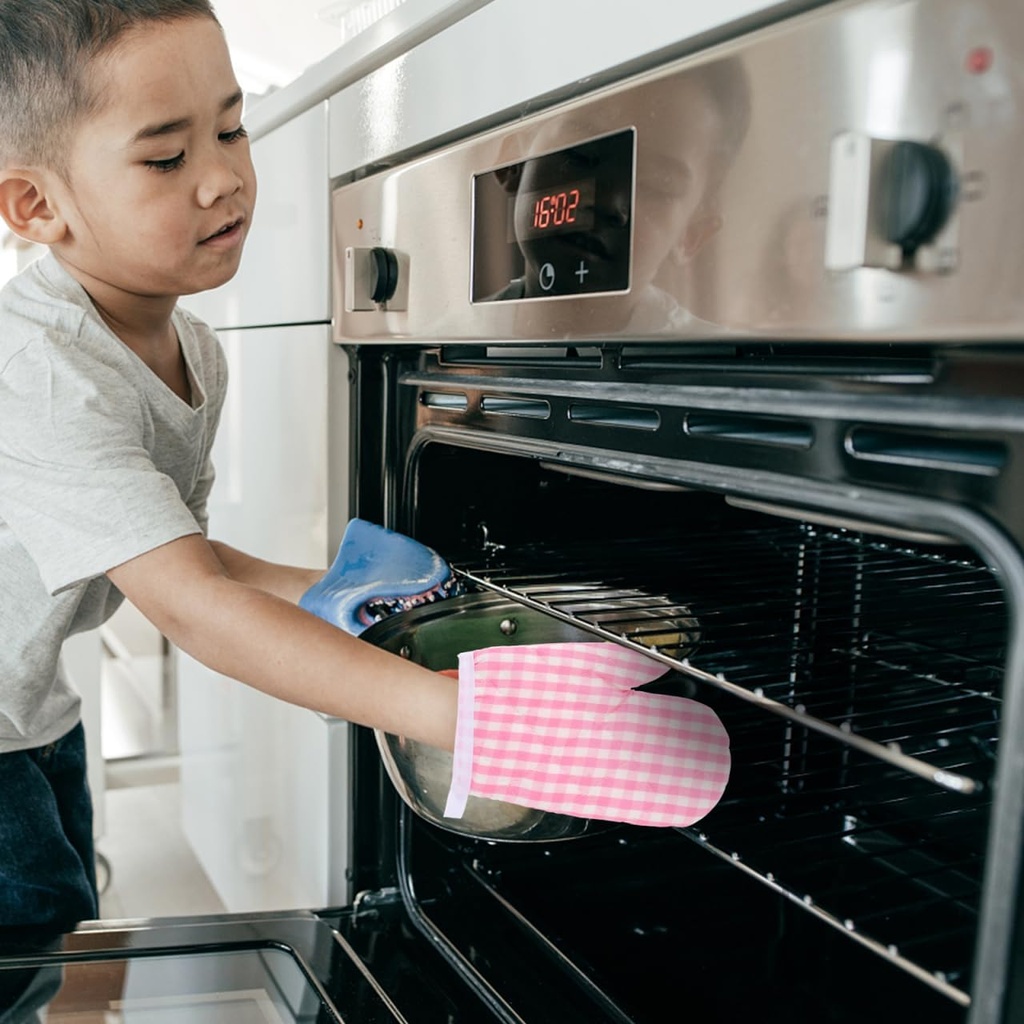garneck-2pcs-kids-cooking-gloves-microwa-3.jpg
