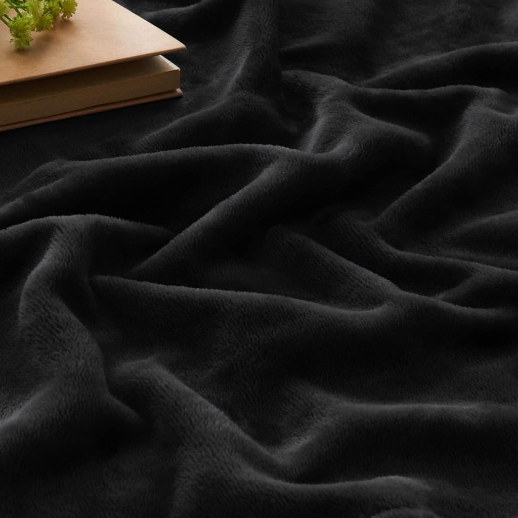 bedelite-fleece-blanket-black-throw-blan-3.jpg